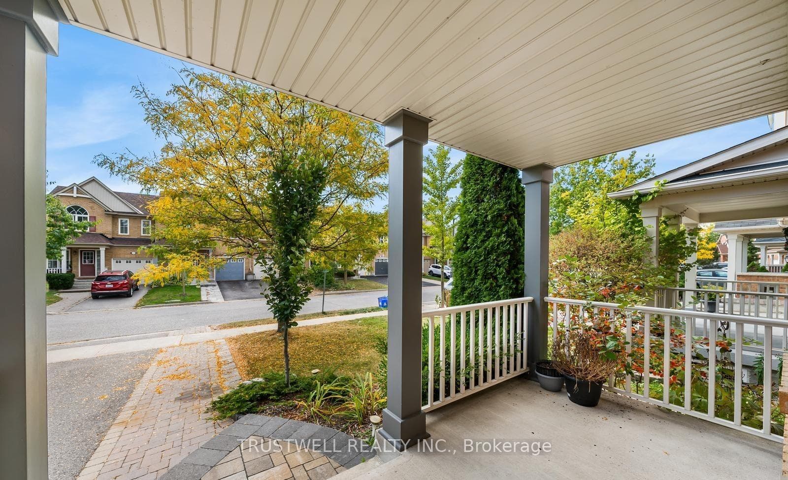 255 Chilcott Crescent photo 4