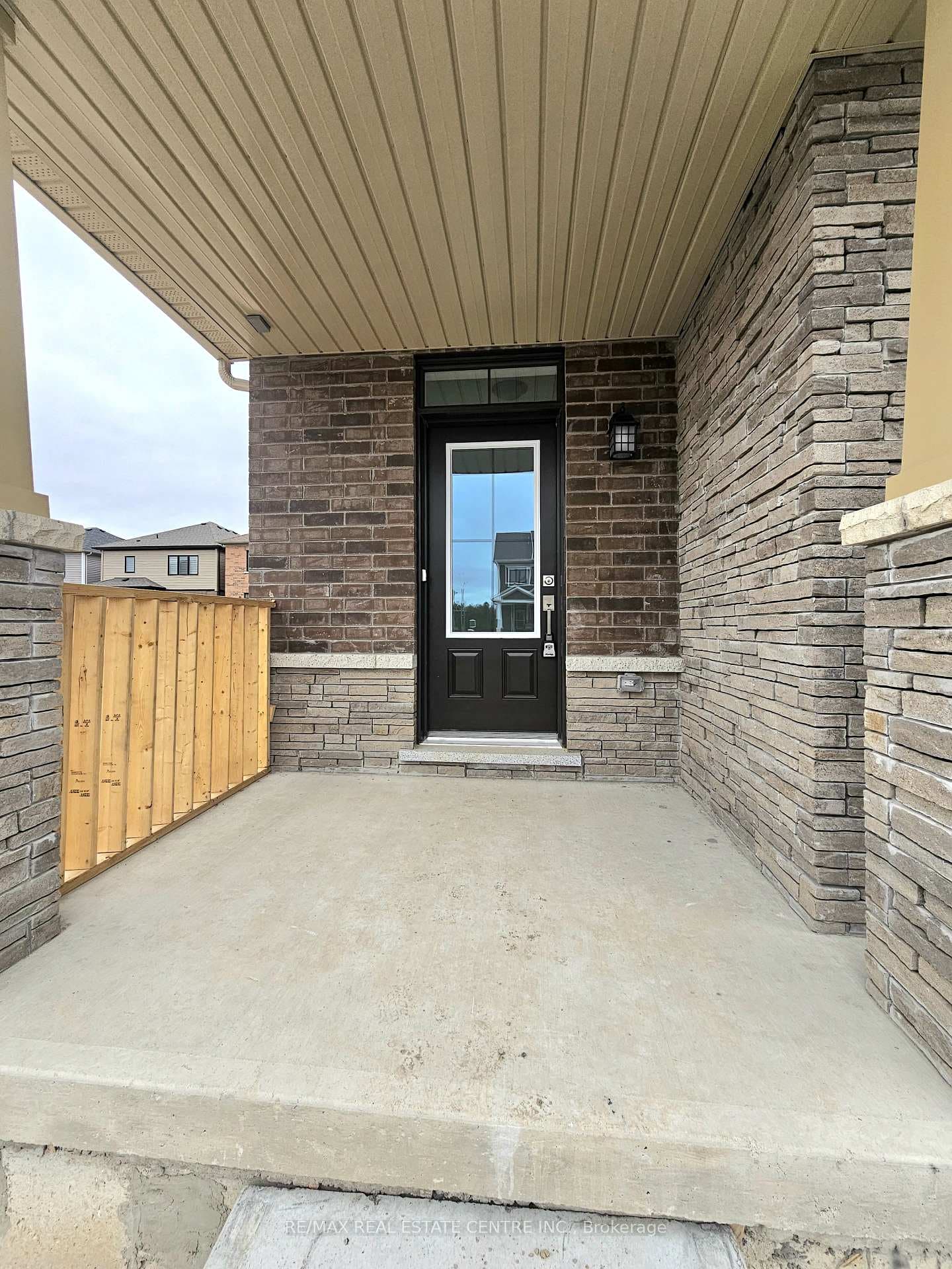 31 LEMON Avenue photo 4