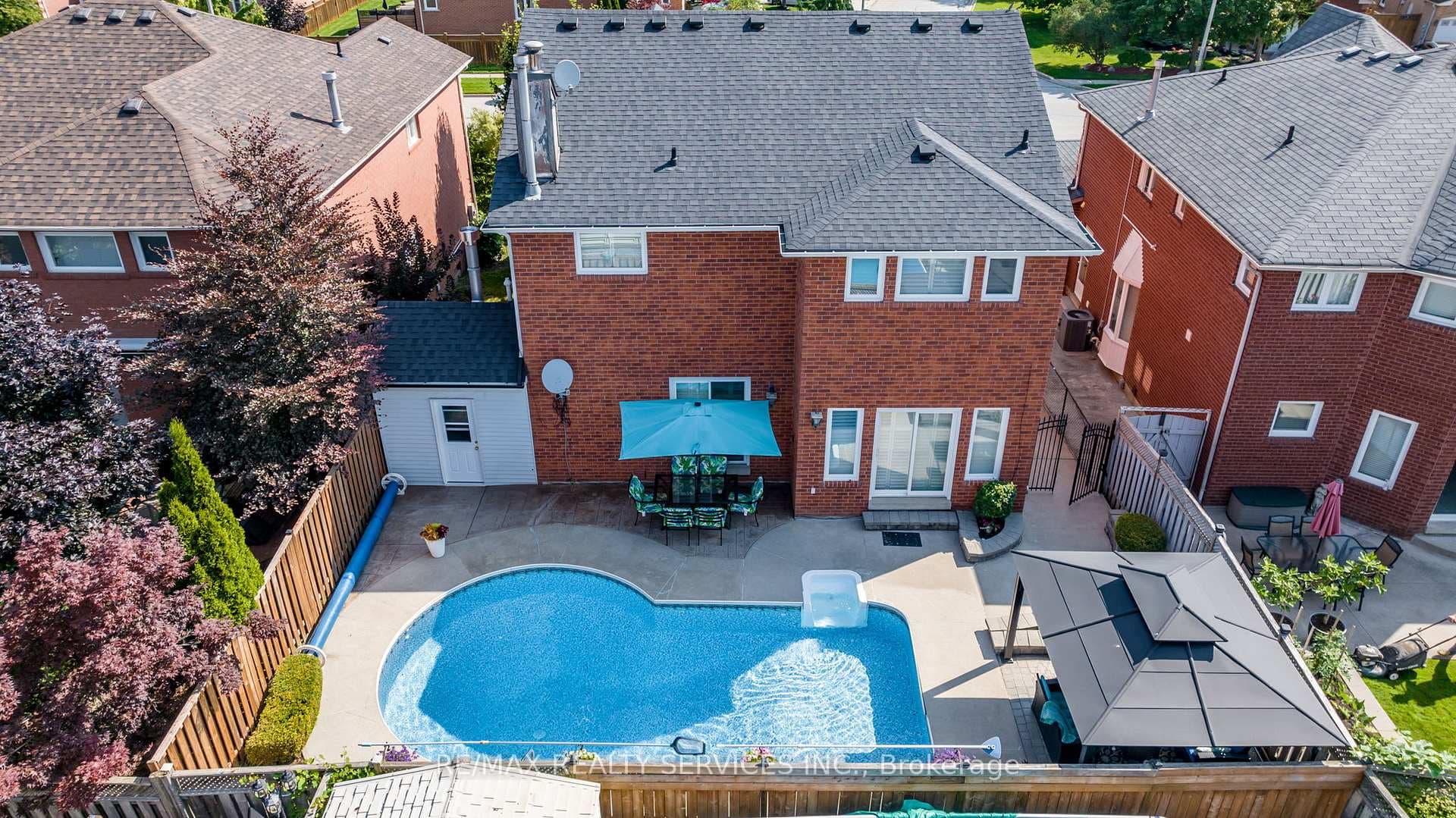 86 Royal Valley Drive photo 1