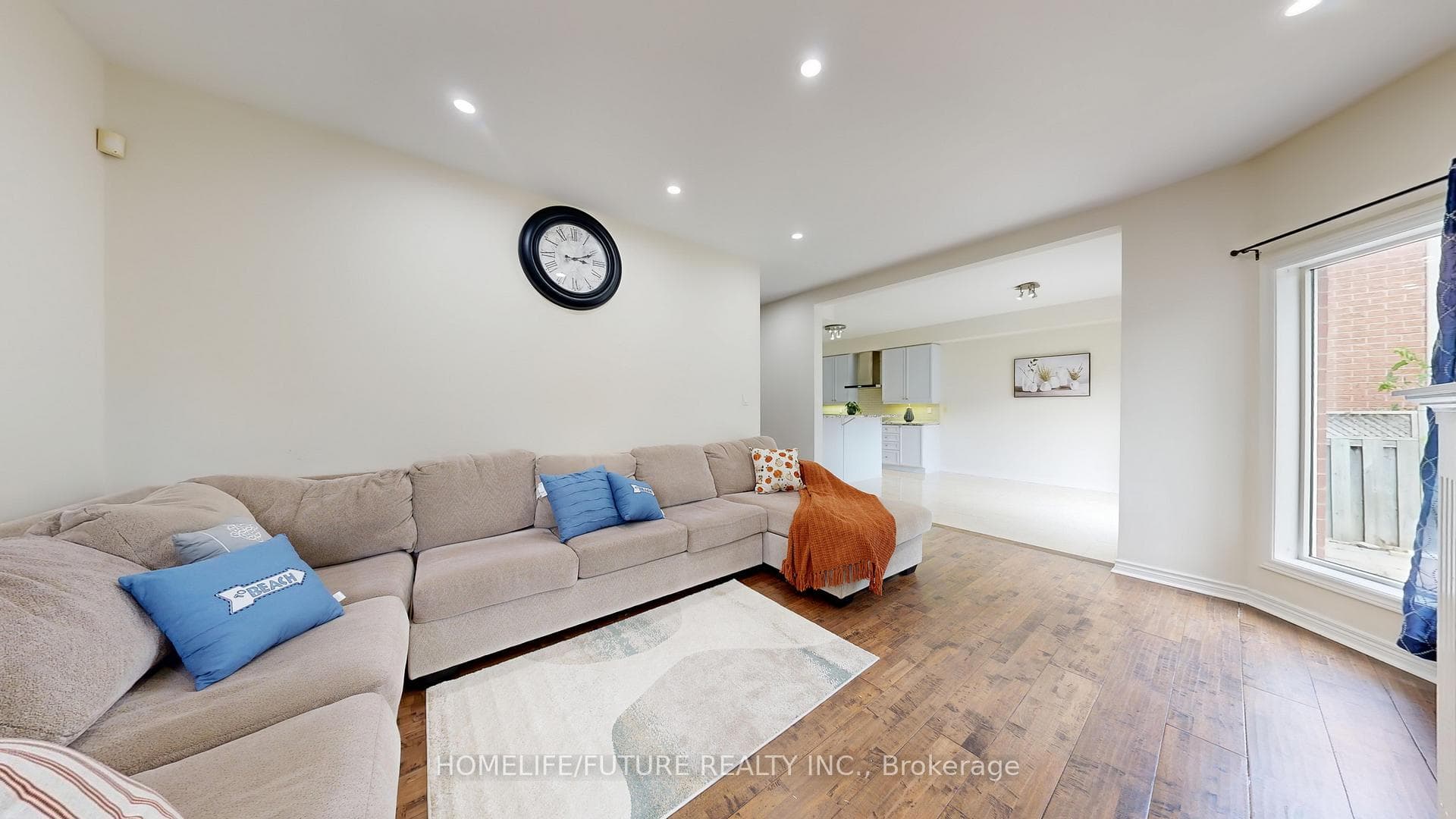 51 Estate Garden Drive photo 4