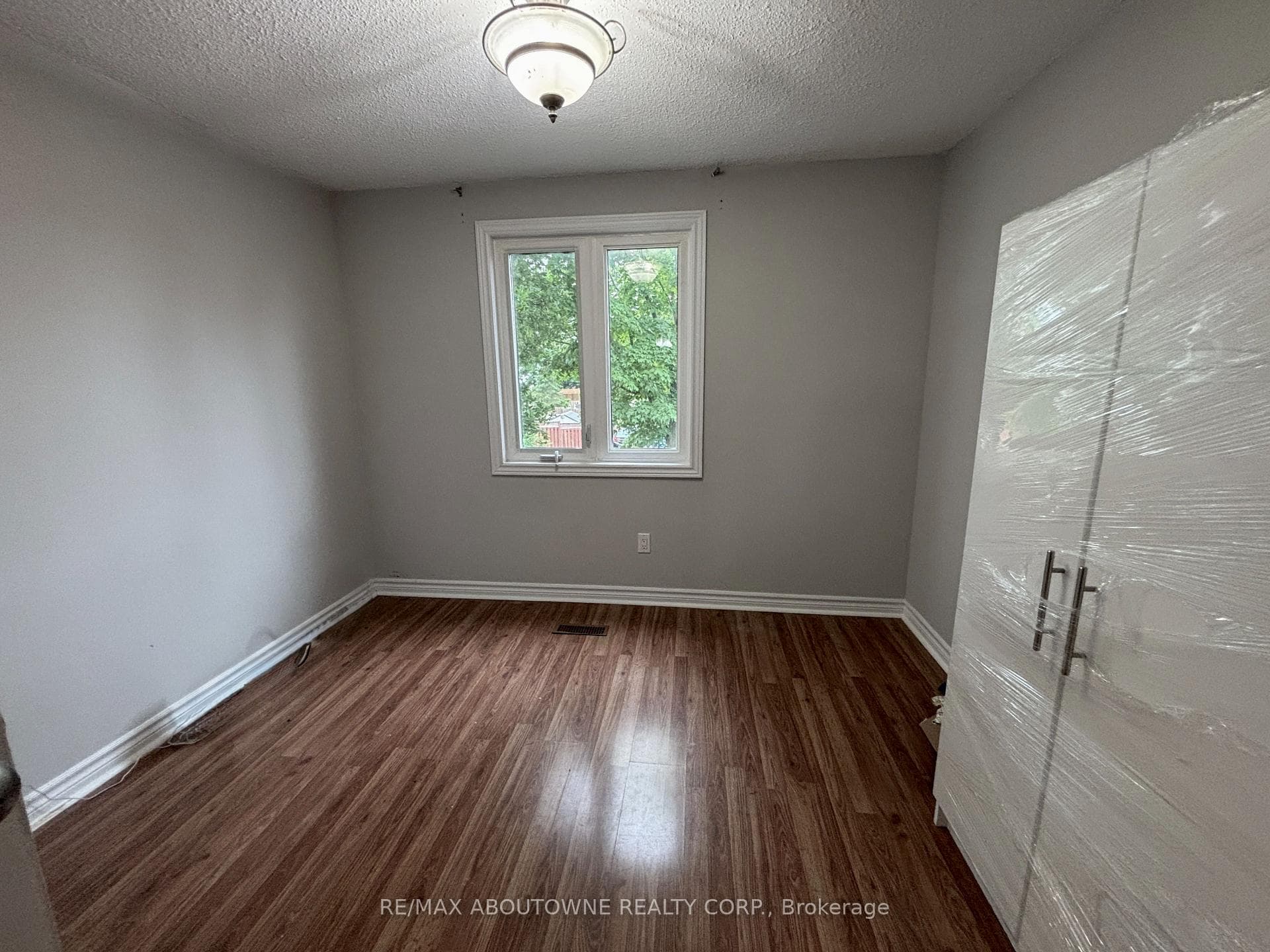 3072 Patrick Crescent photo 18