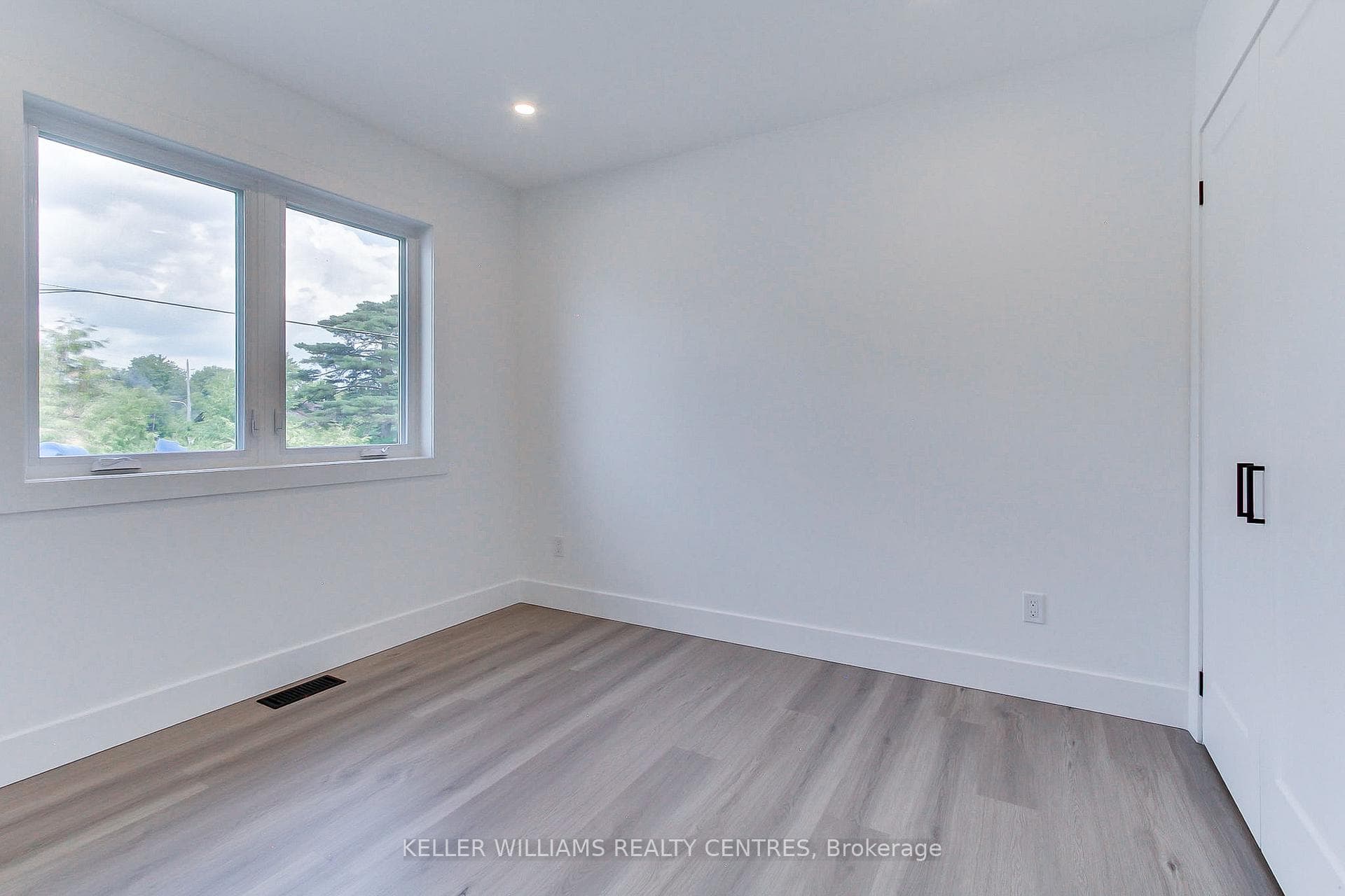 353 Pasadena Drive photo 28