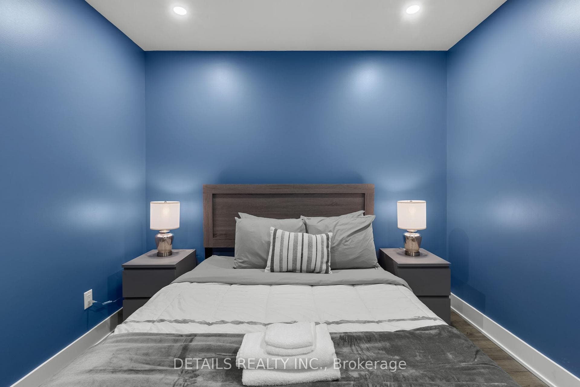 2691 Violet Street photo 29