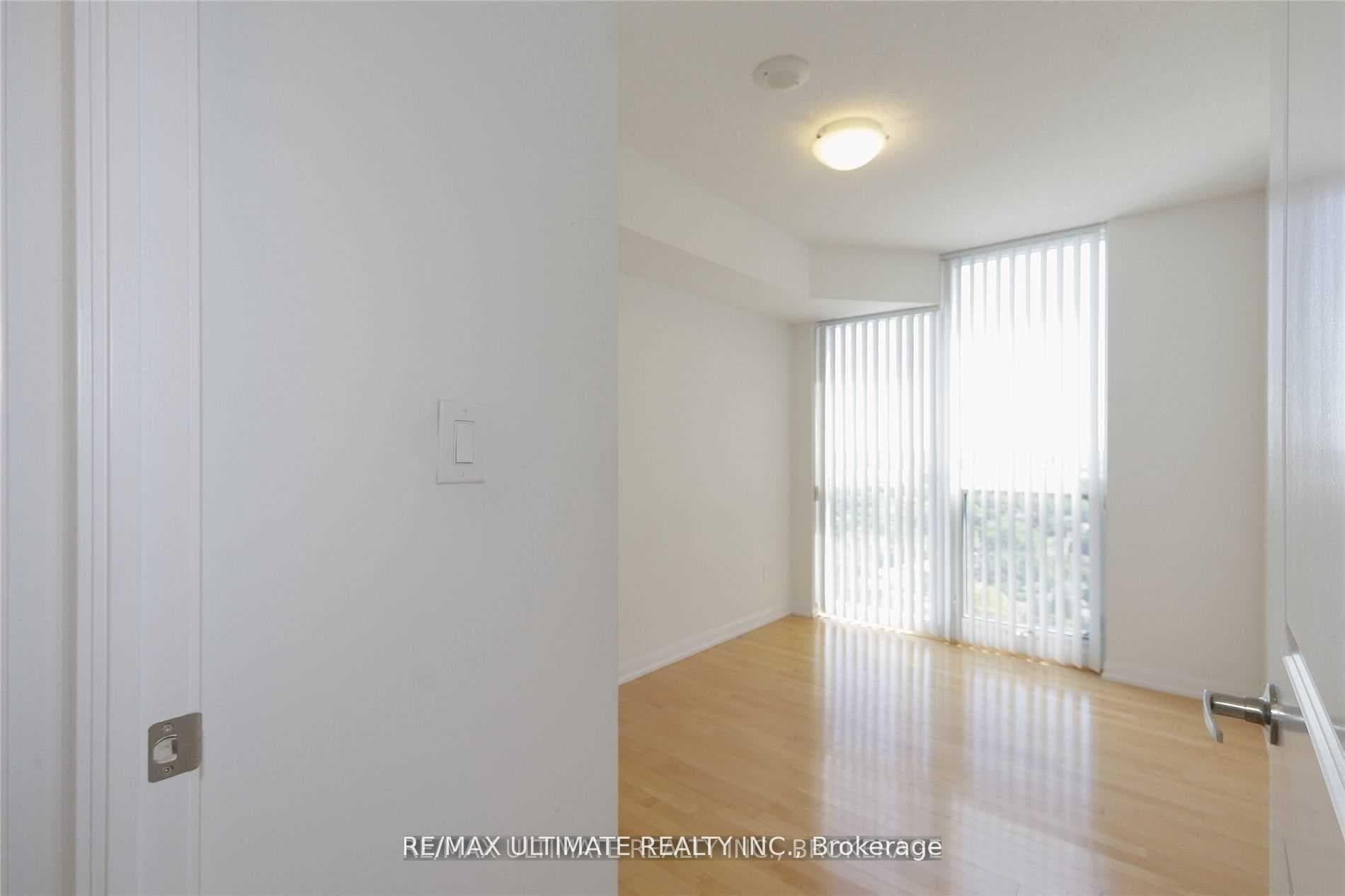 5793 Yonge Street Unit 2205 photo 8