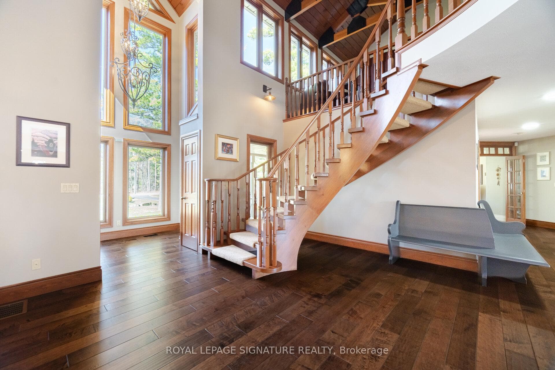 587 Hillcrest Road photo 7
