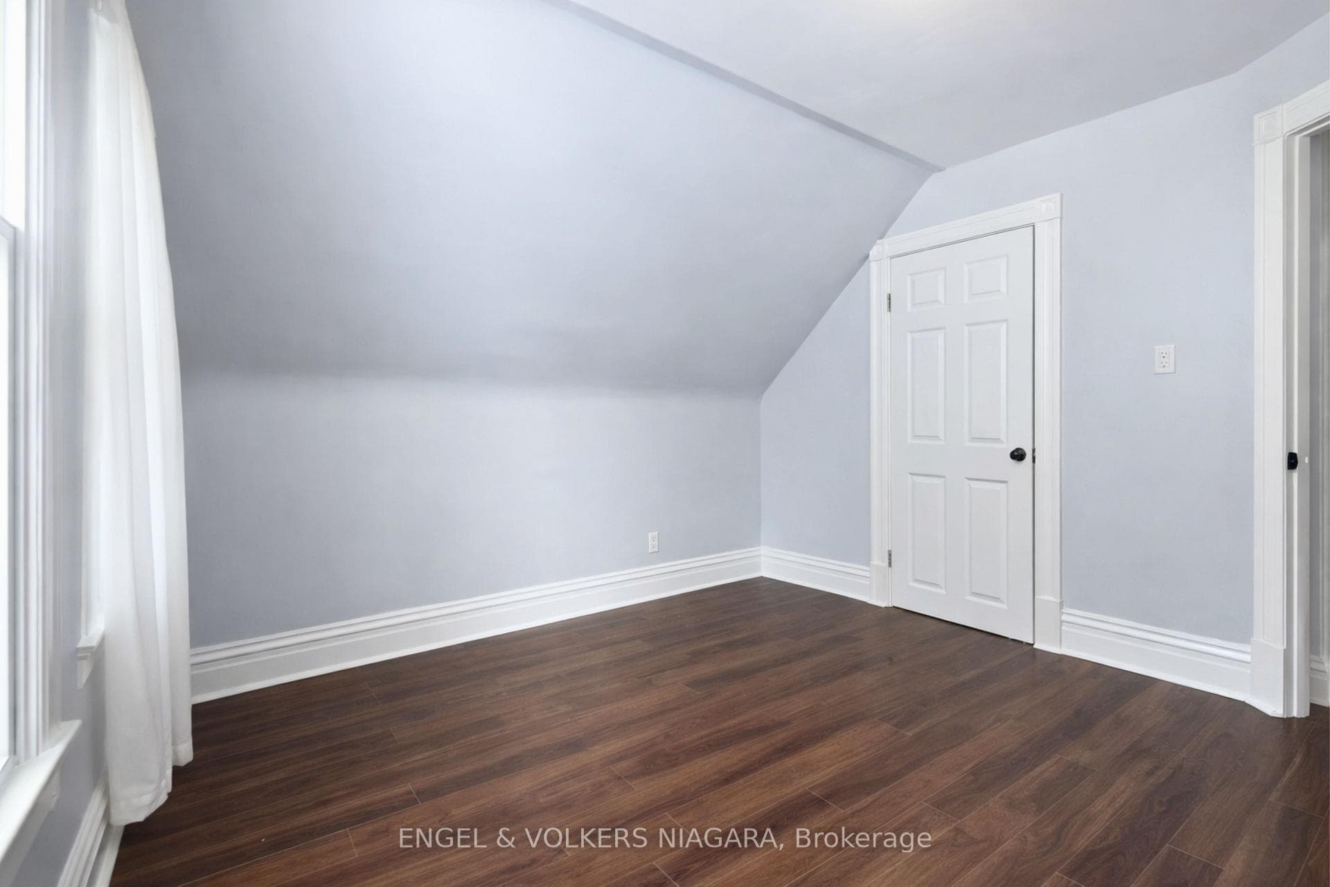 Upstairs Bedroom #3