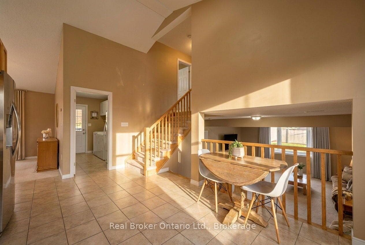 51 Sundance Crescent photo 9