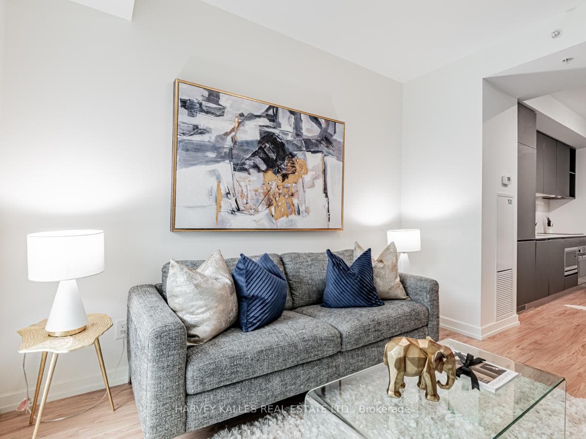 377 Madison Avenue Unit 314 photo 14