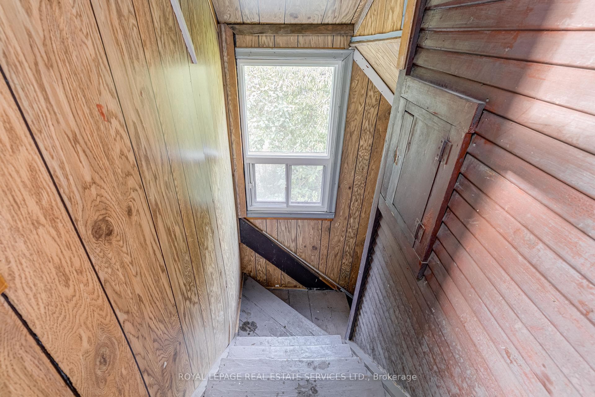 back stairs from 2nd level