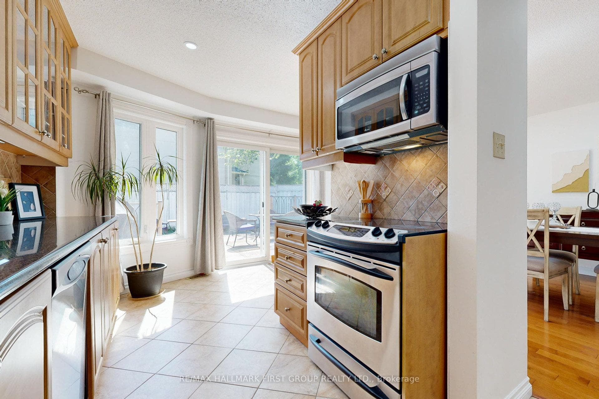 10 Hobson Avenue photo 11