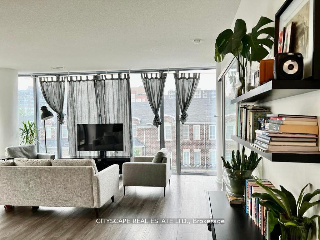 105 The Queensway Way Unit 310 photo 5
