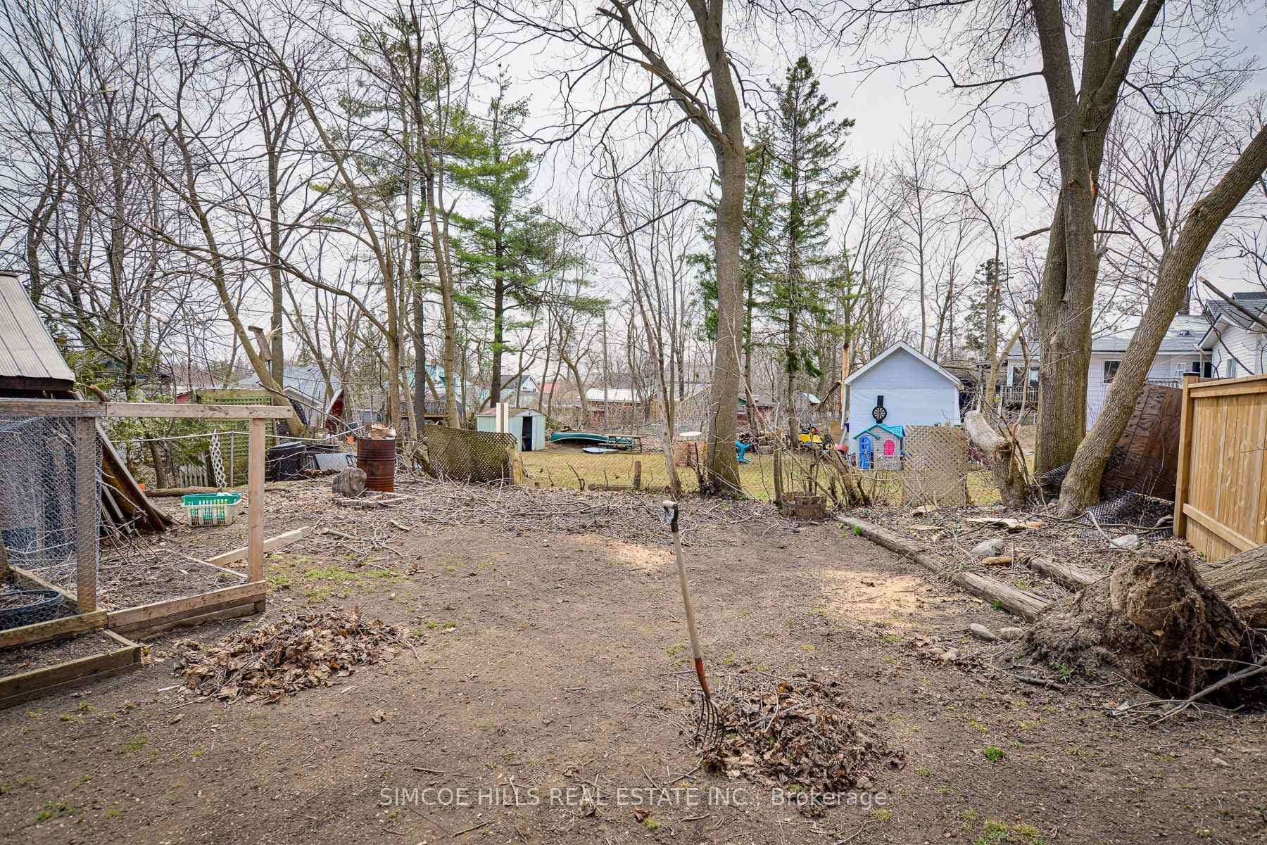 Fully Fenced Back Yard