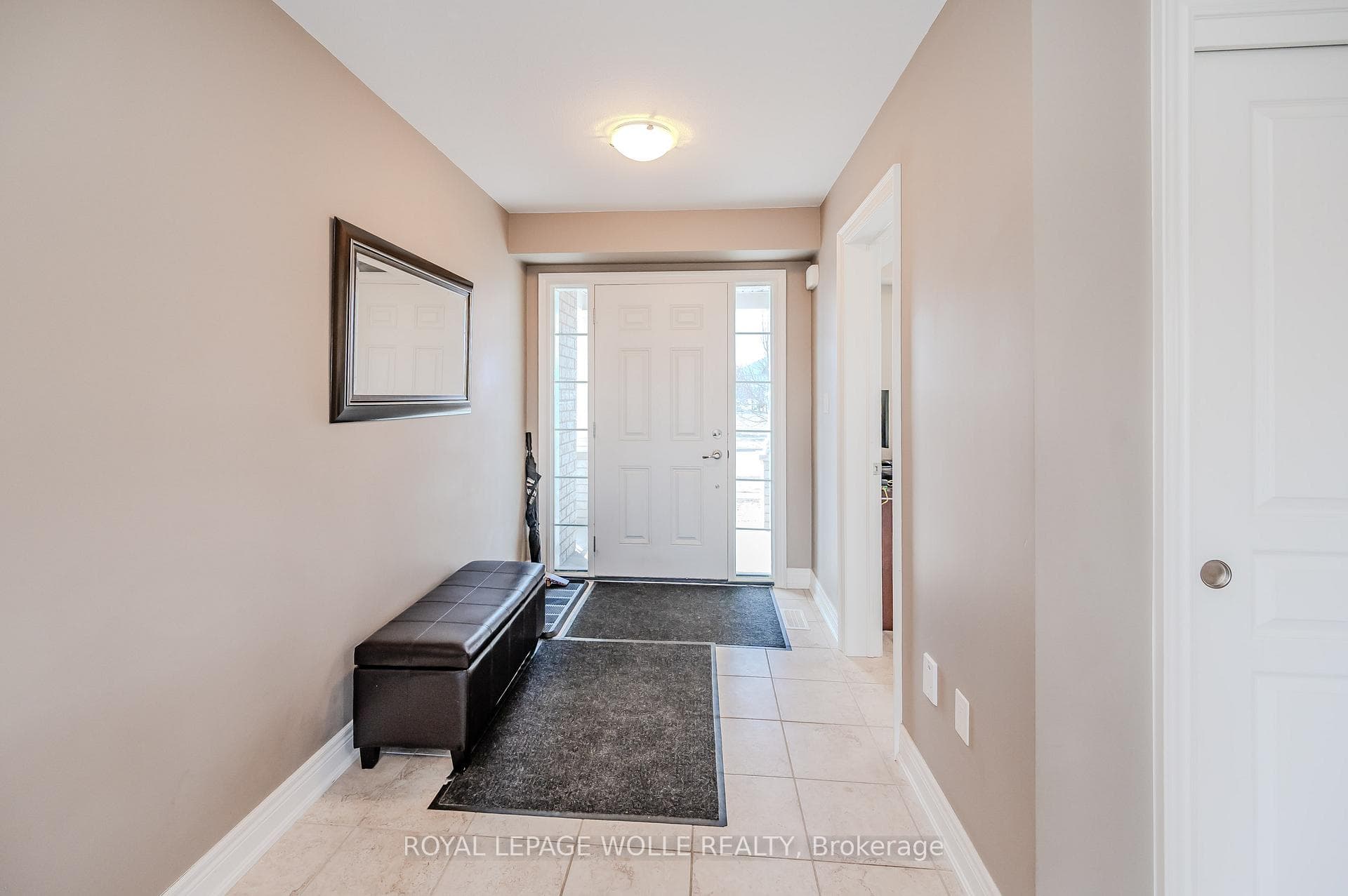 65 Goldschmidt Crescent photo 4