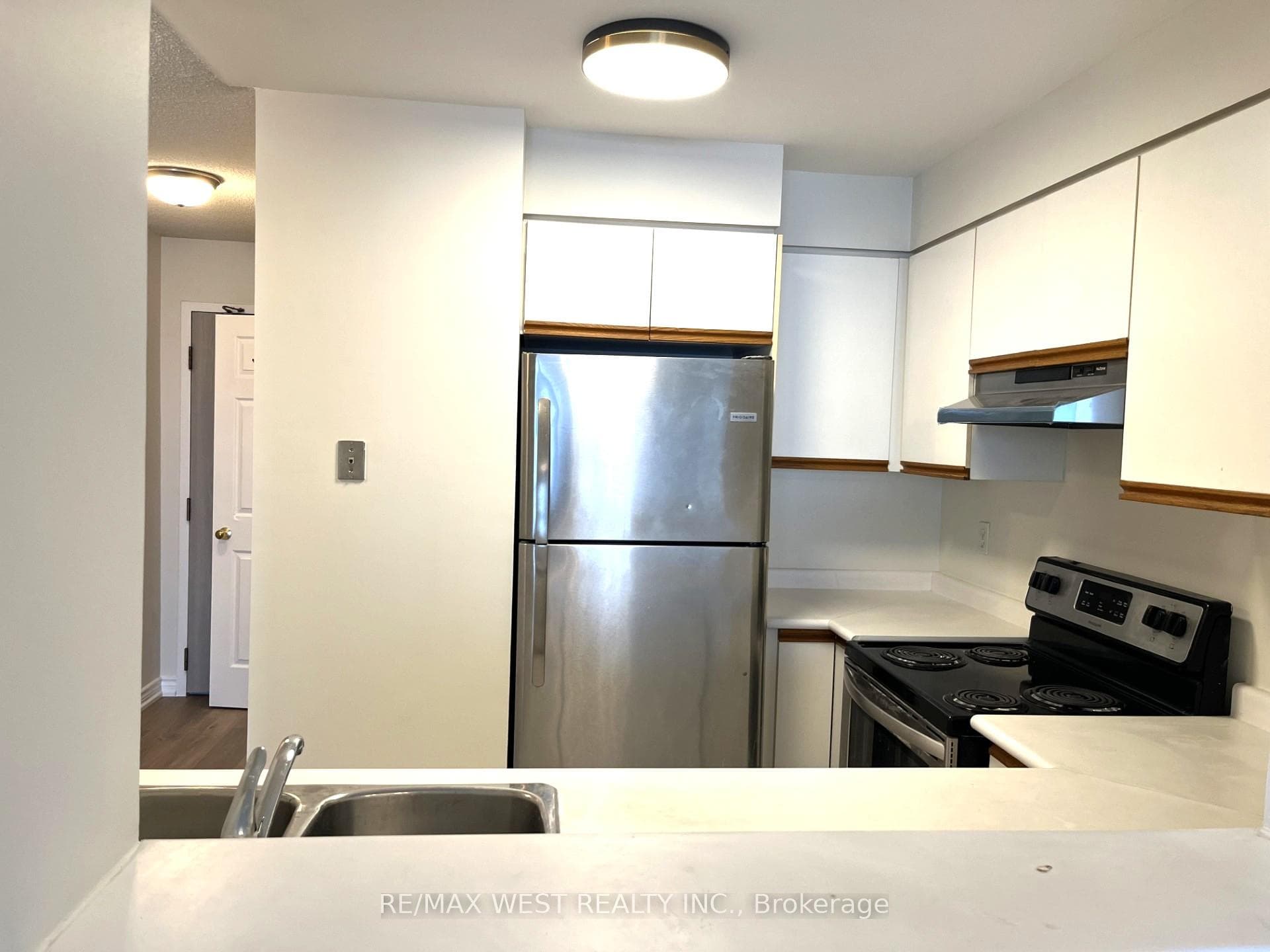 2177 Burnhamthorpe Road Unit 701 photo 4