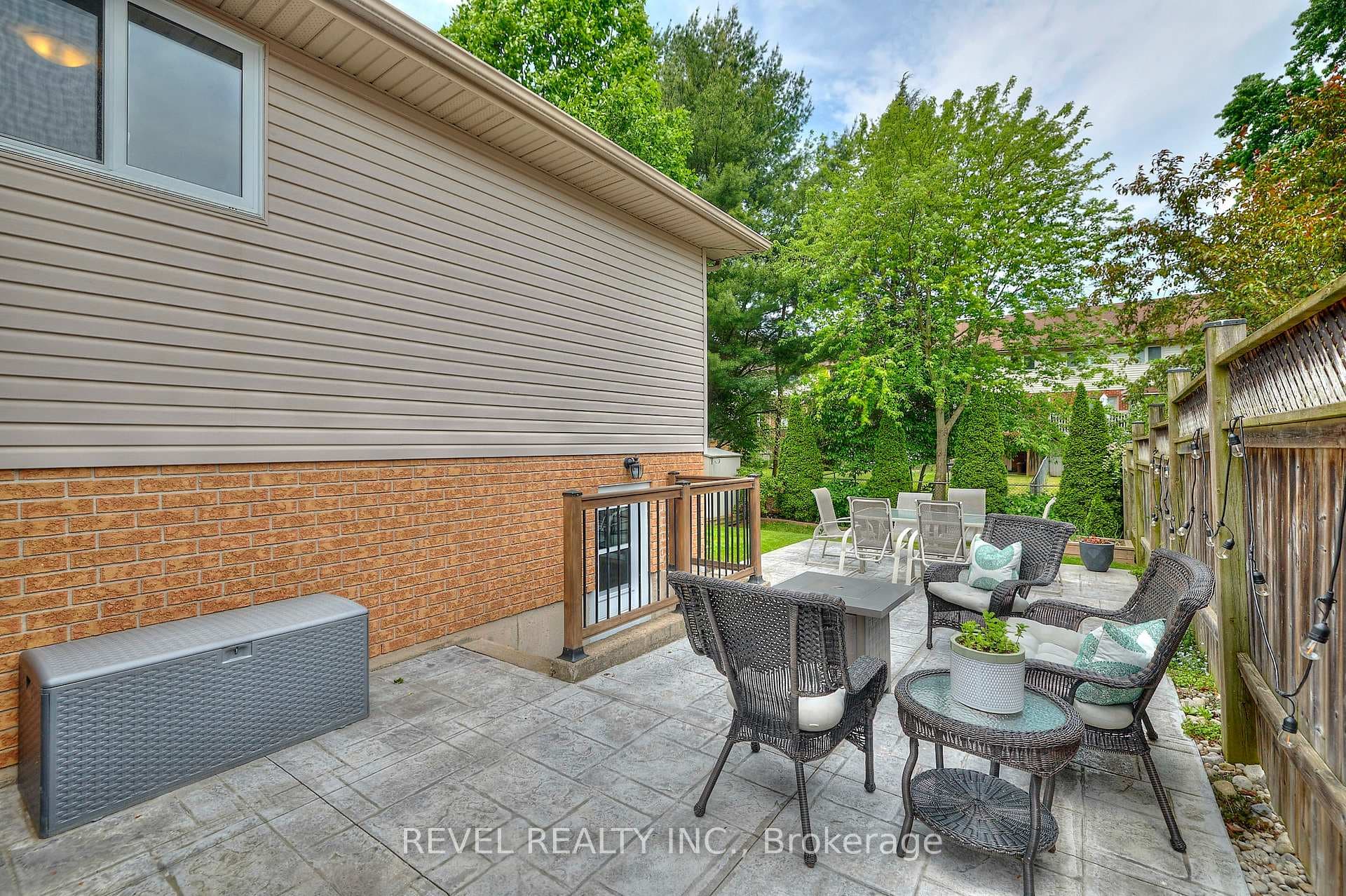 313 Beckett Crescent photo 33