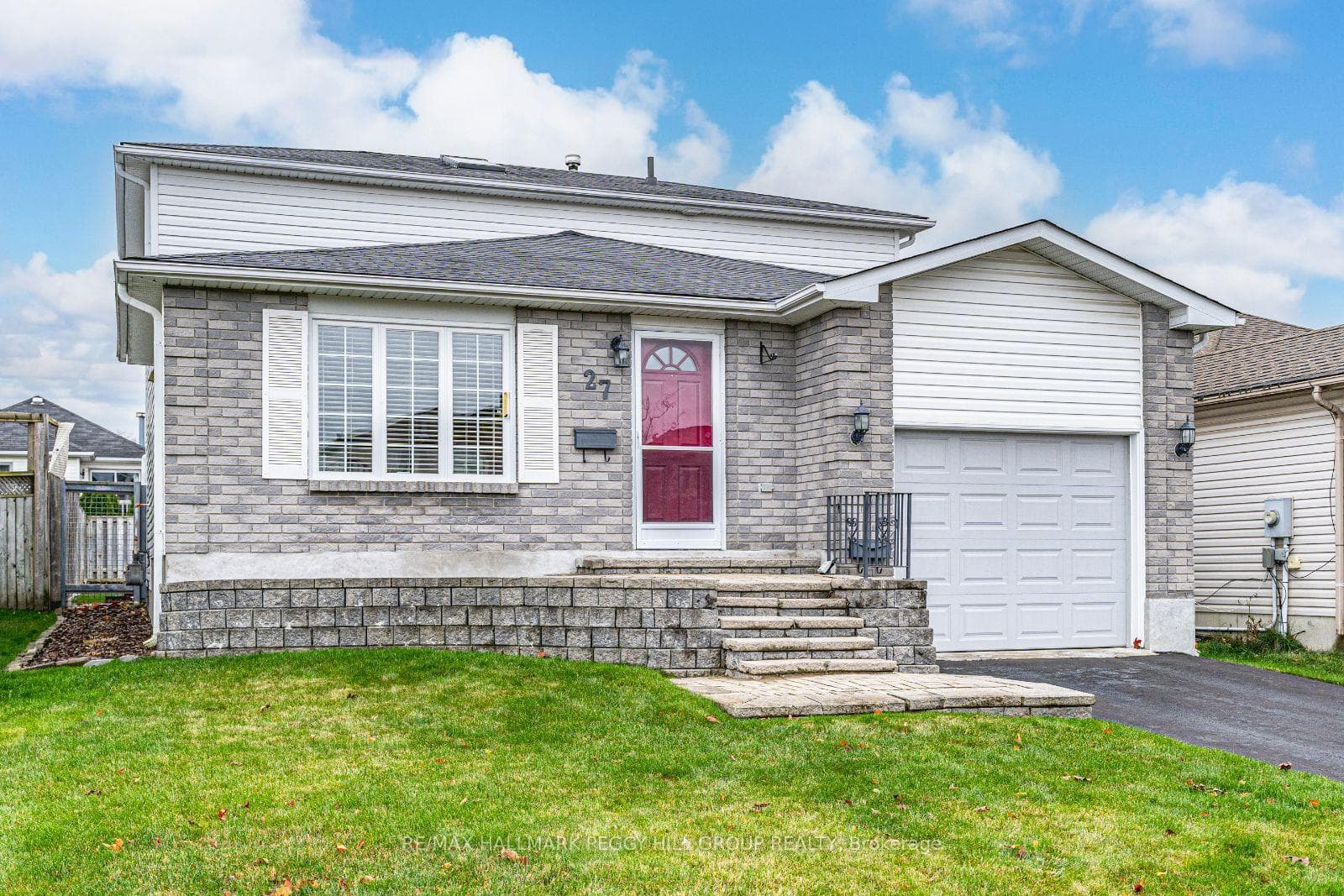 27 Waddington Crescent photo 1