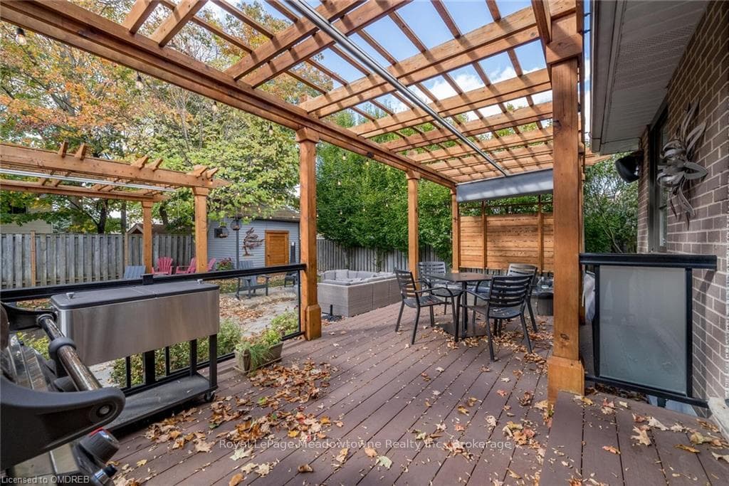 71 JOYCELYN Crescent photo 39
