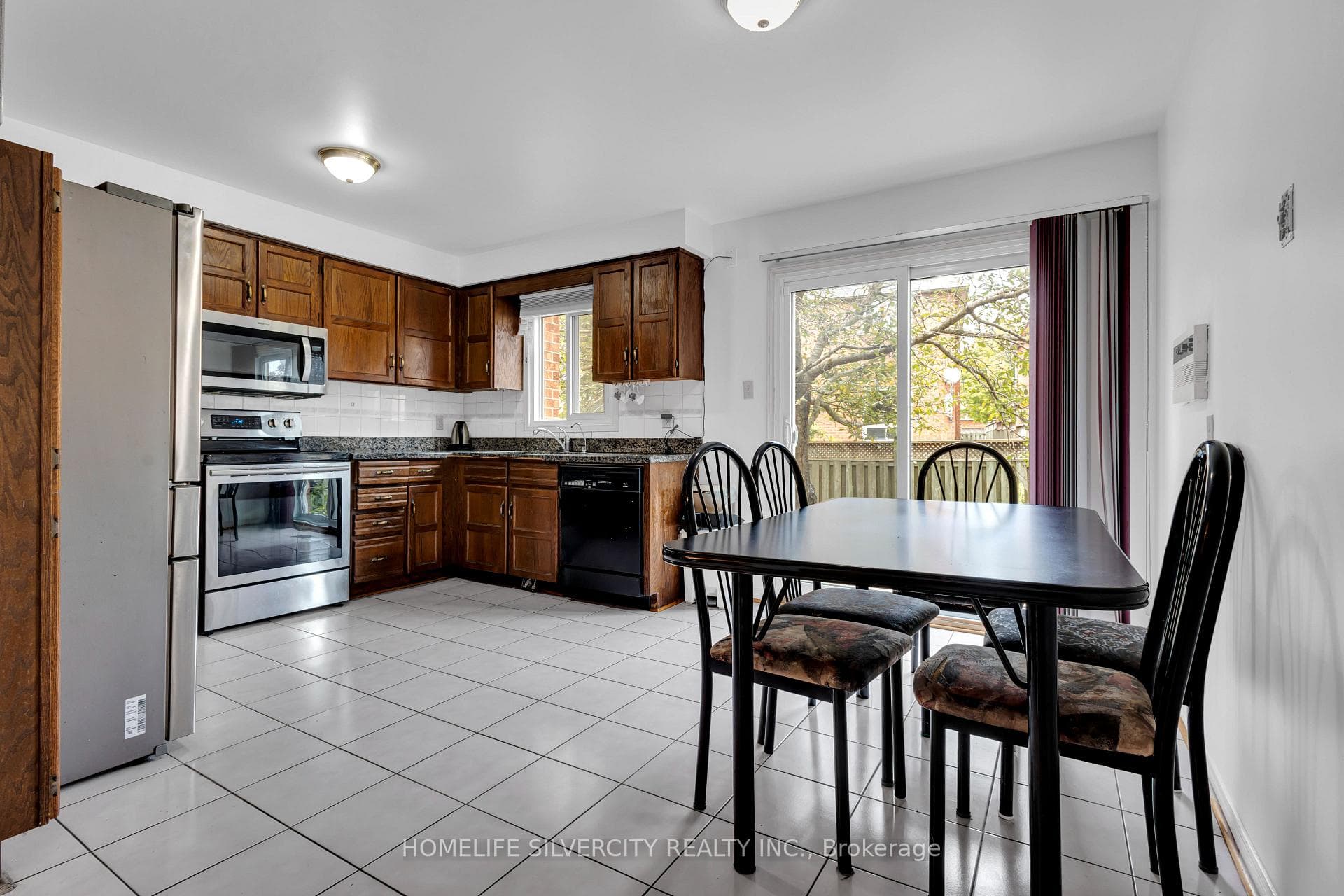 594 Sewells Road photo 15
