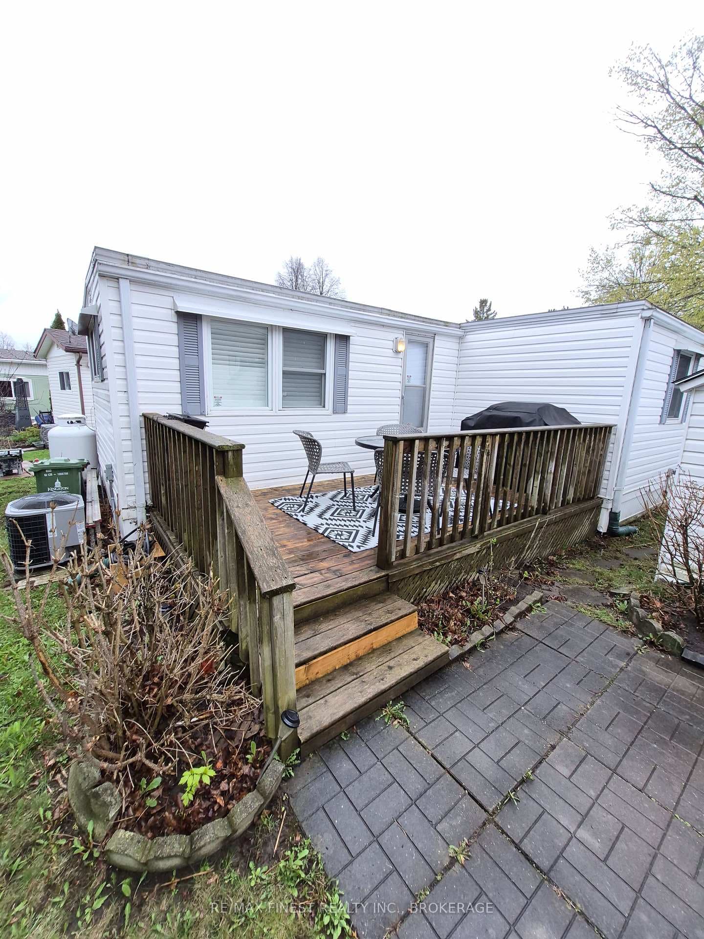 13 Wentworth Drive photo 12