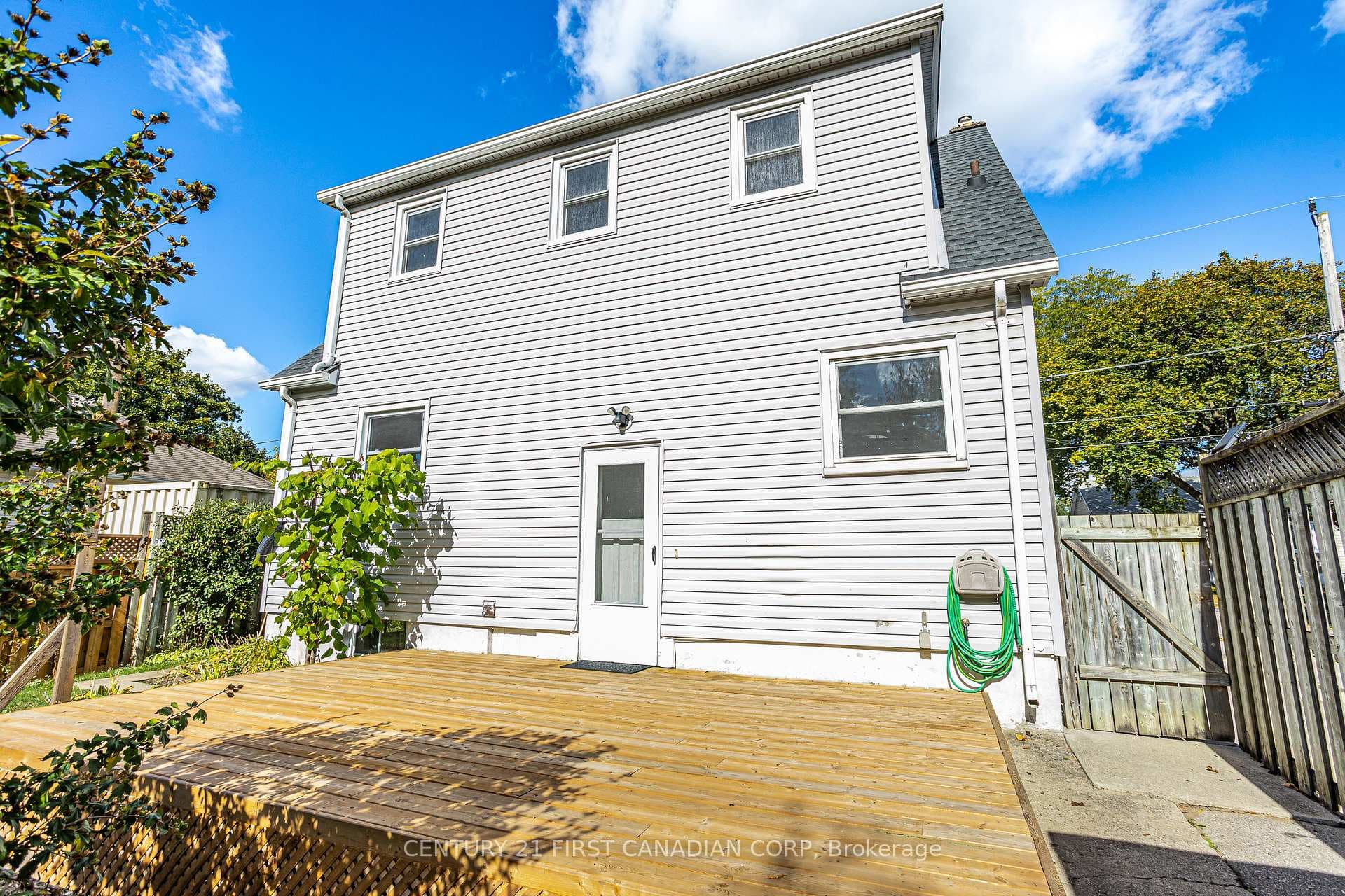 623 Wallace Street photo 36