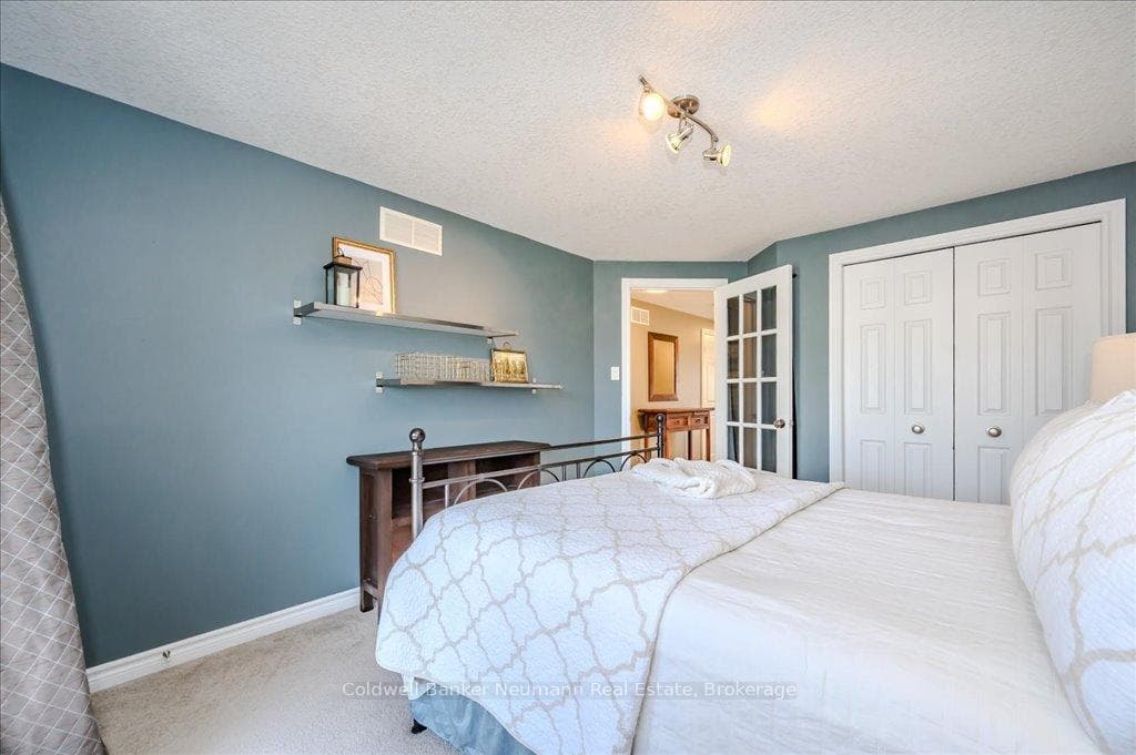 194 Milne Place photo 44