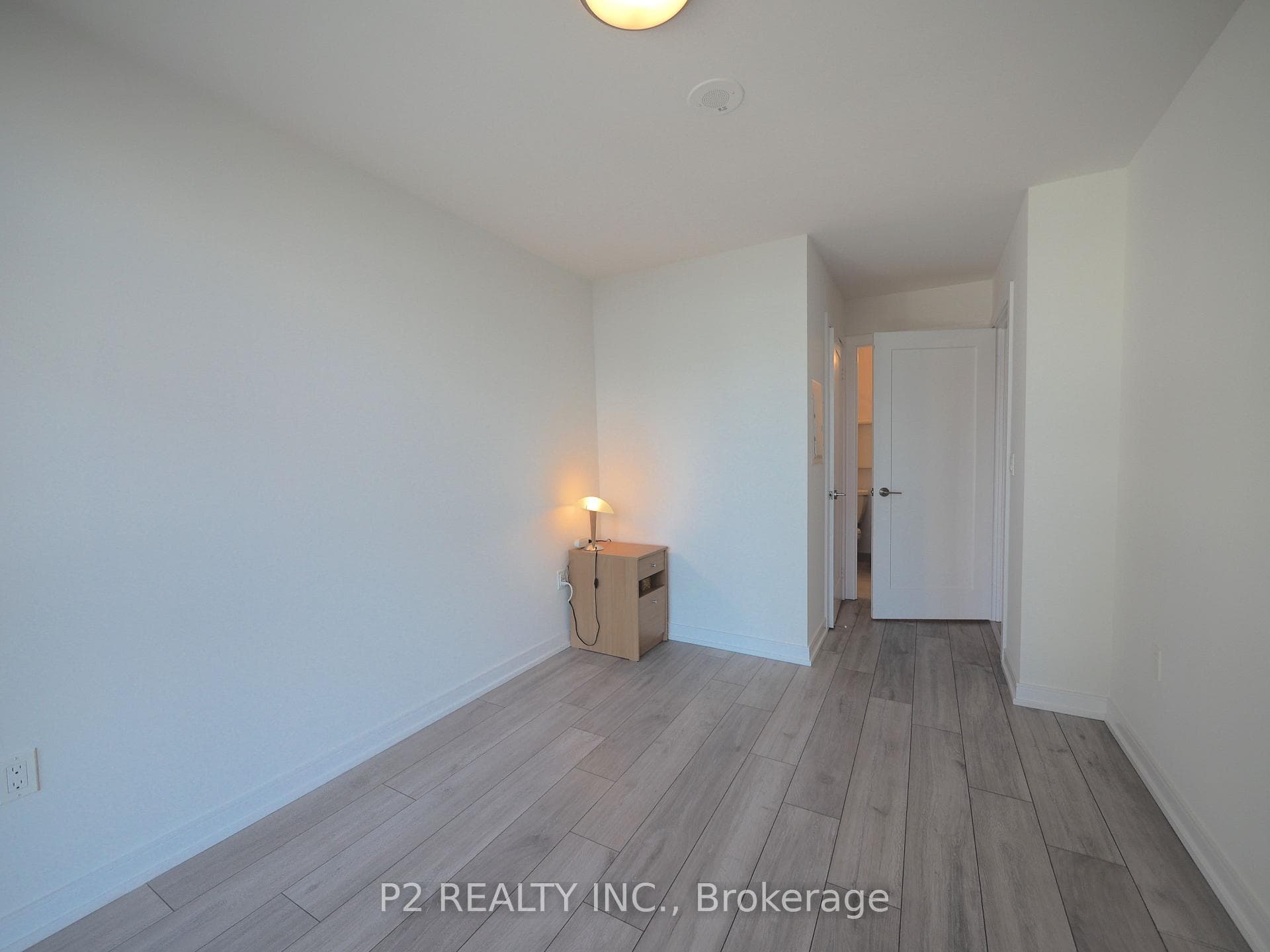 225 Village Green Square Unit 306 photo 23