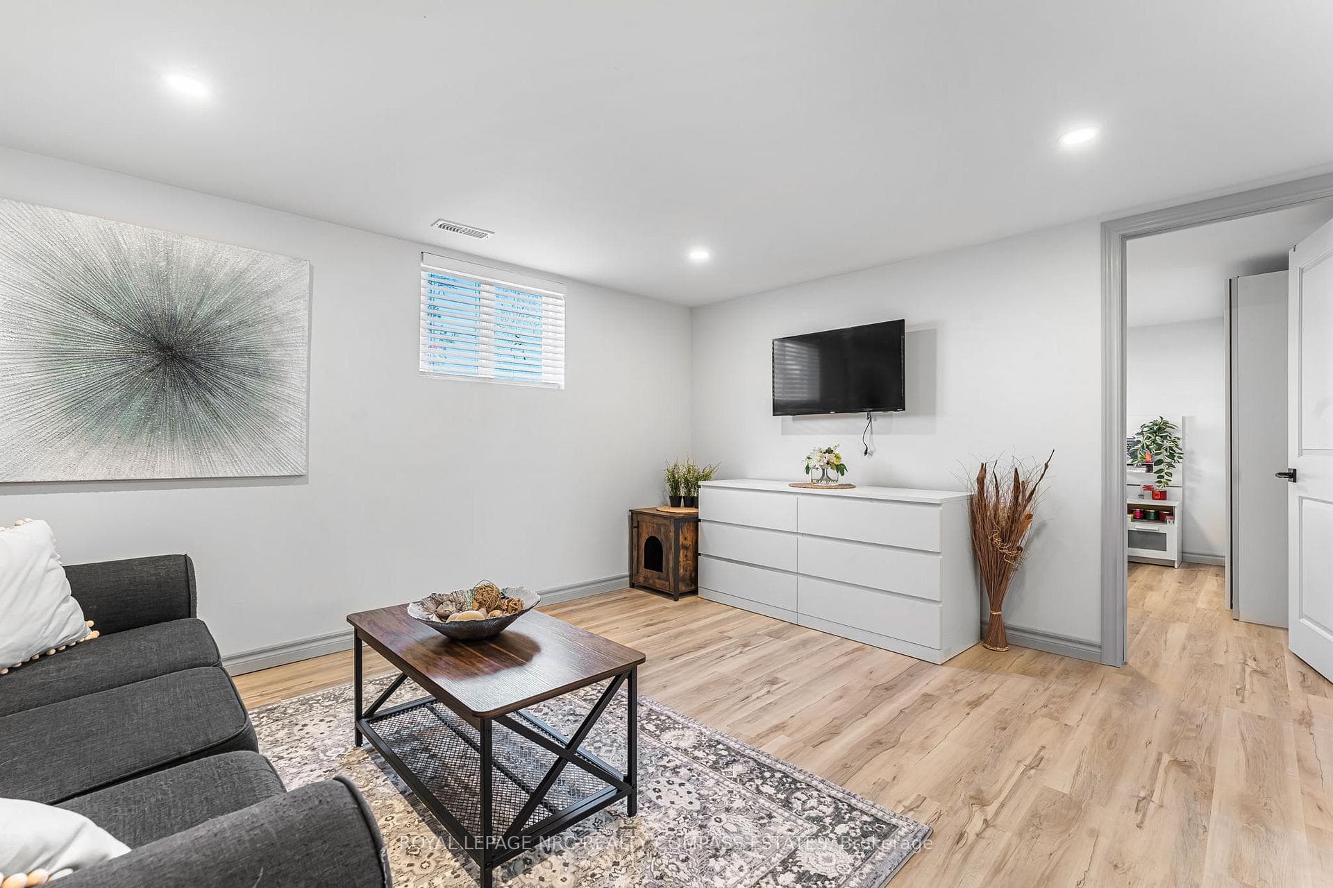 111 Eastchester Avenue photo 34