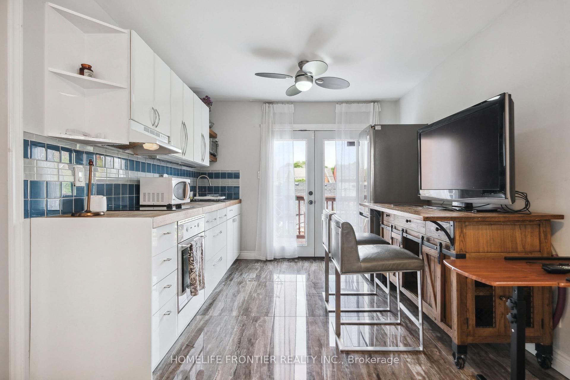 122 Manning Avenue Unit Upper photo 13