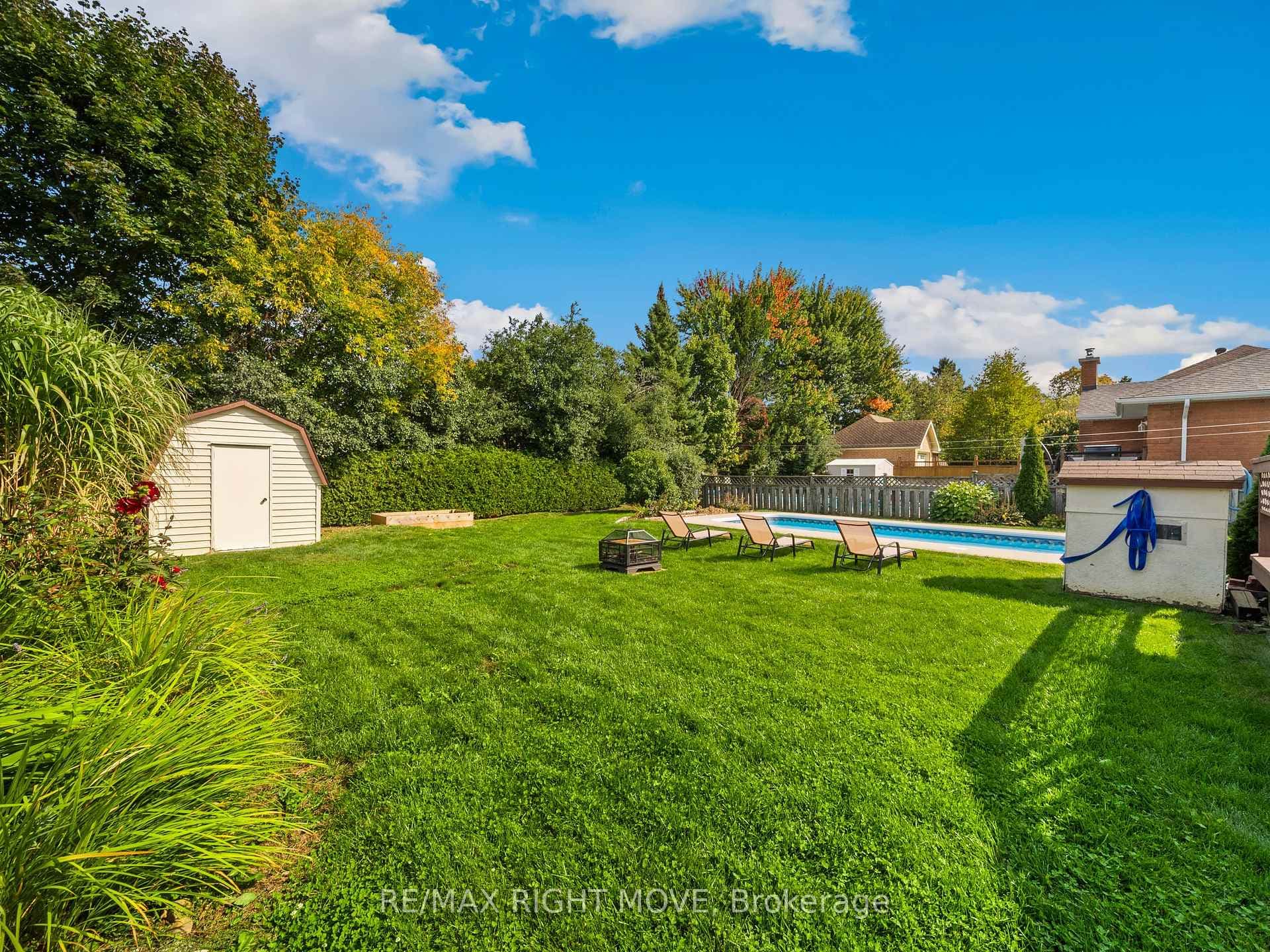 298 Leonard Drive photo 32