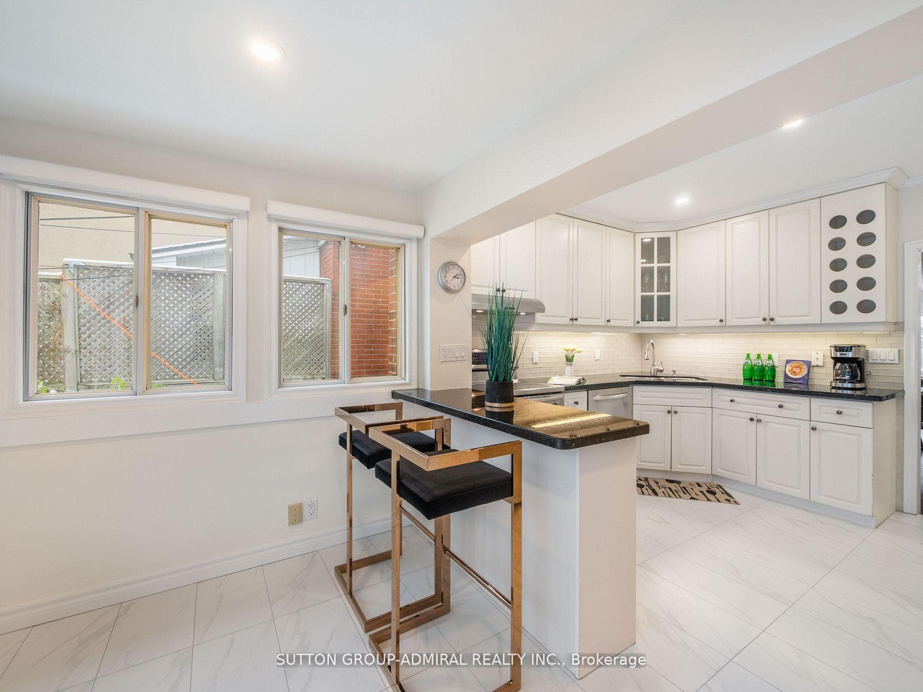 389 Davisville Avenue photo 25