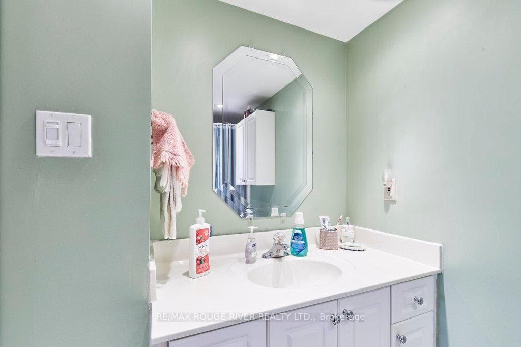 20 Dean Park Road Unit 716 photo 17