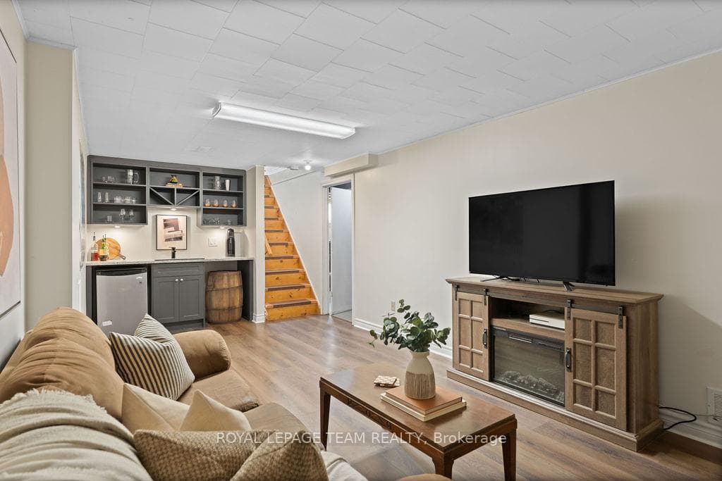 330 Shipman Drive photo 27