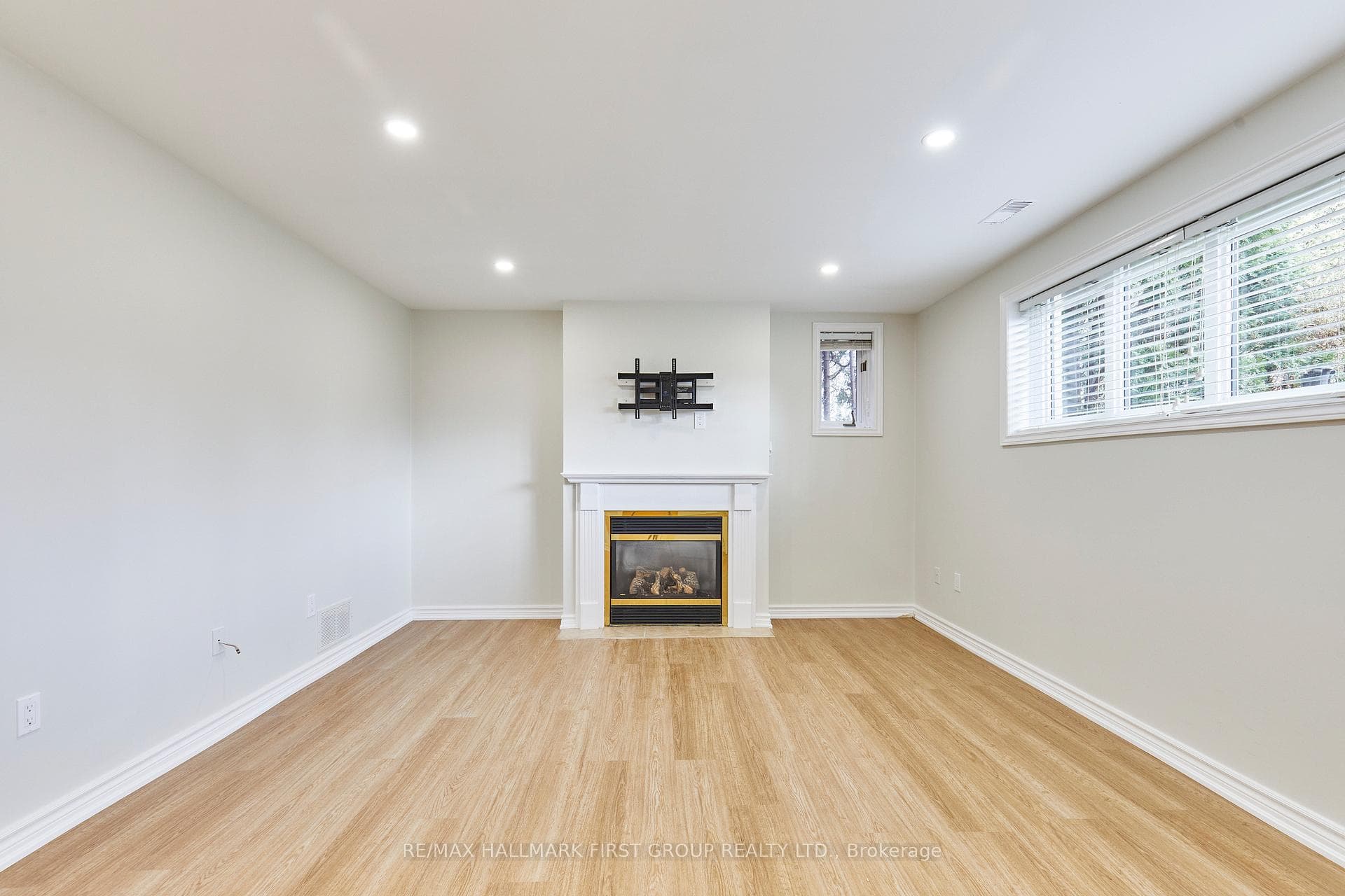 262 Meadow Road Unit Lower Level photo 5