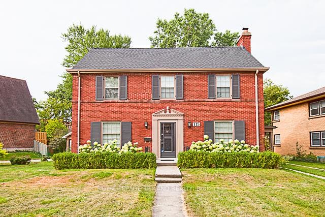 115 WINDSOR Crescent photo 1