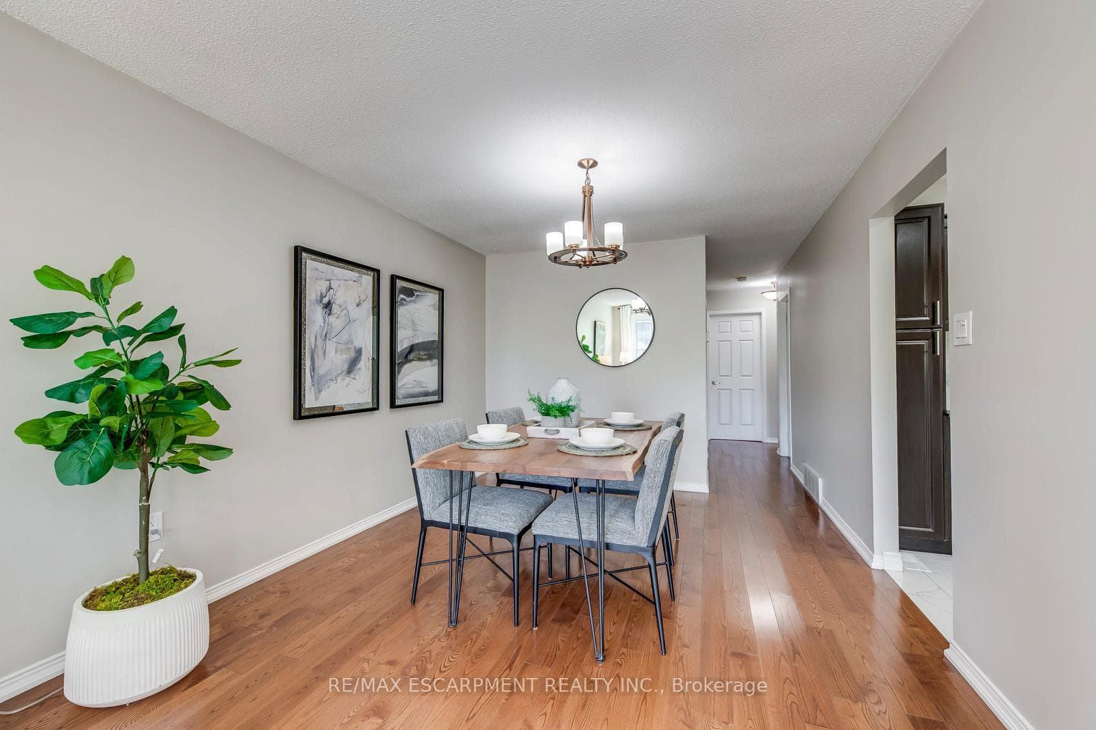 2309 Malcolm Crescent photo 15