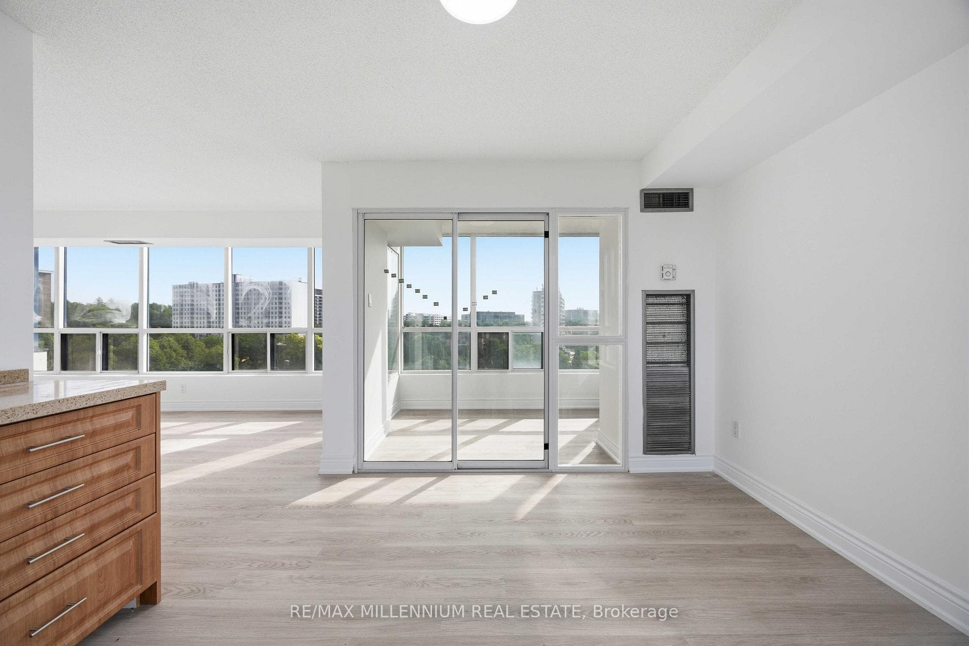 3050 Ellesmere Road Unit 906 photo 18