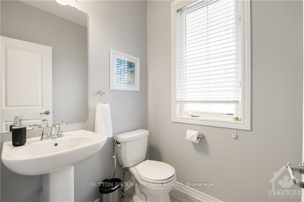 36 ESCALLONIA Court photo 13