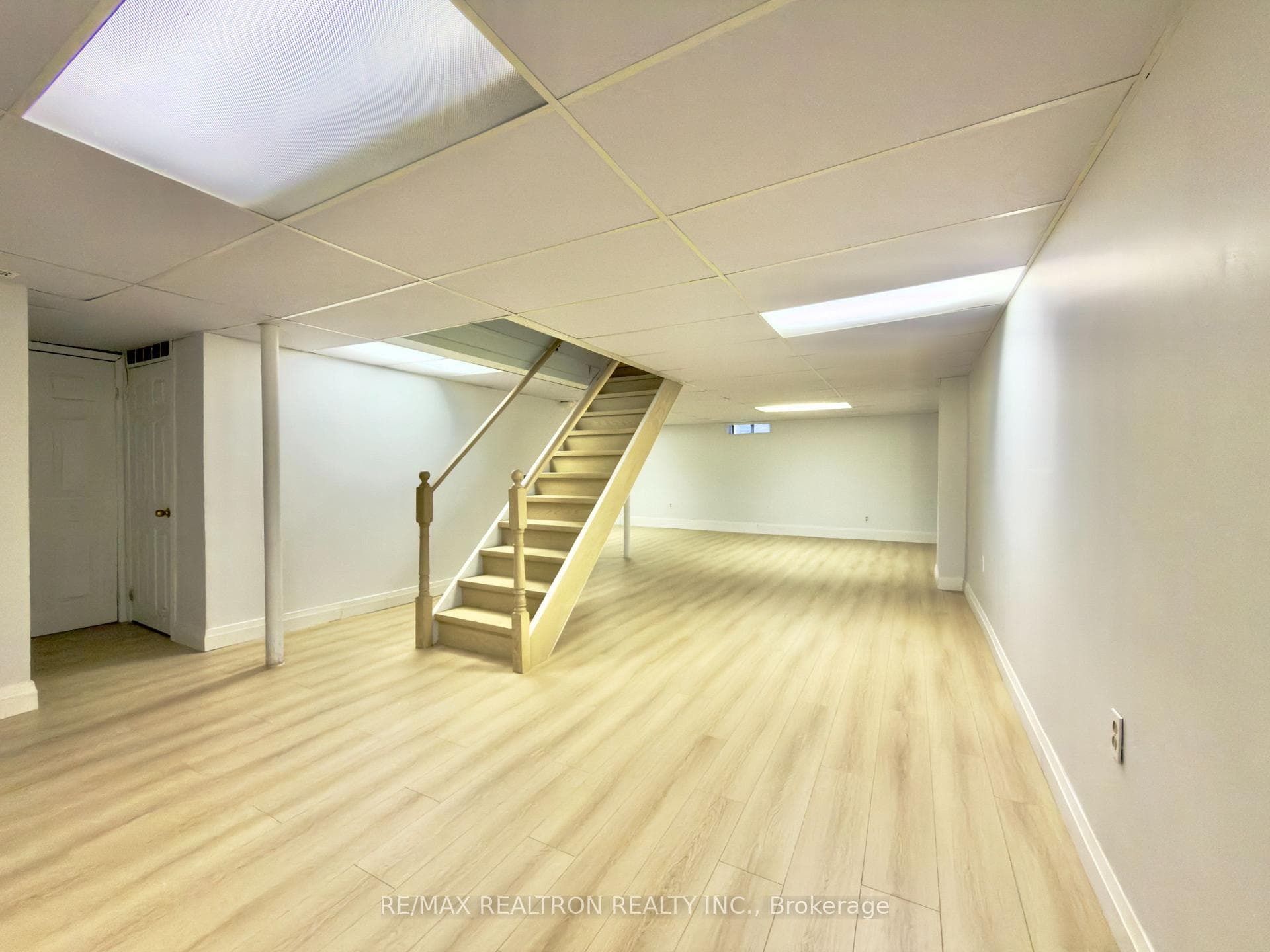 143 Spring Gate Boulevard photo 40