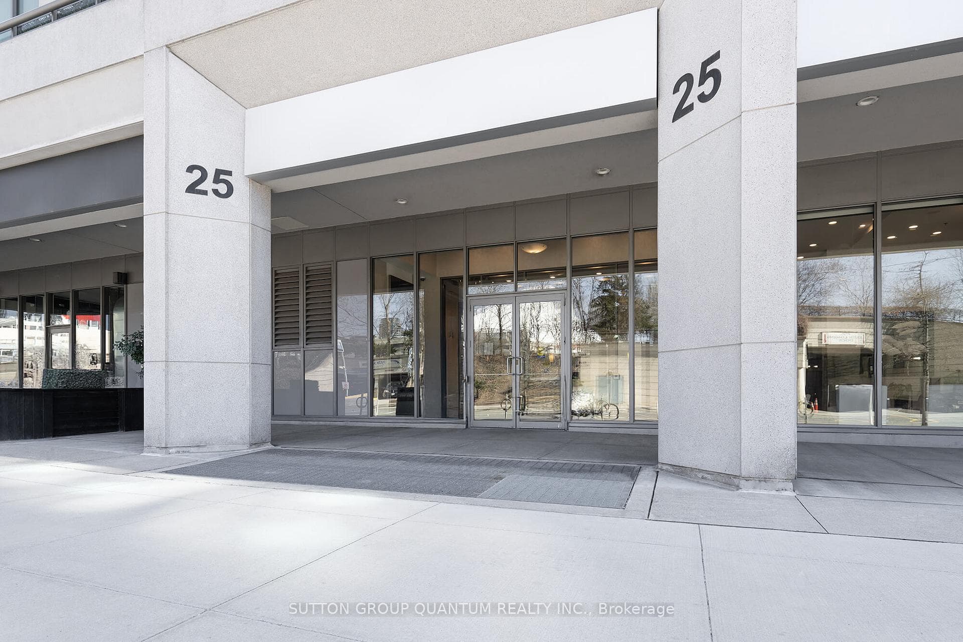 25 Lower Simcoe Street Unit 1708 photo 33