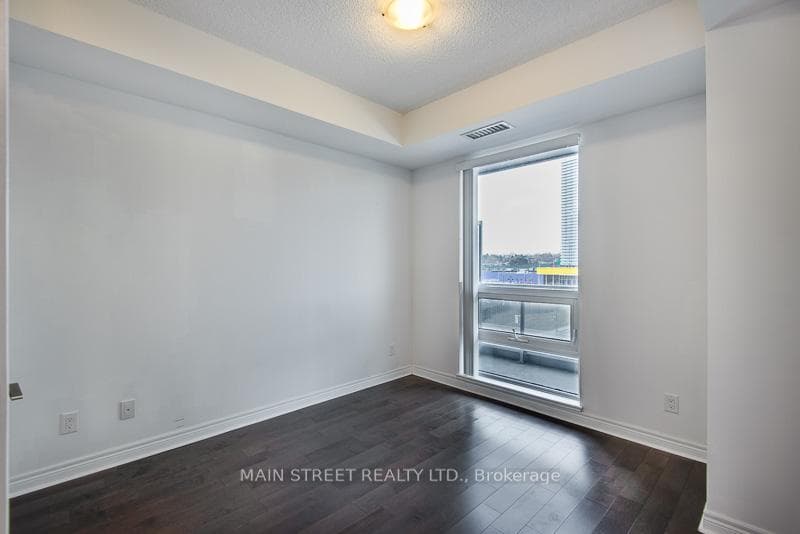 2756 Old Leslie Street Unit 503 photo 8