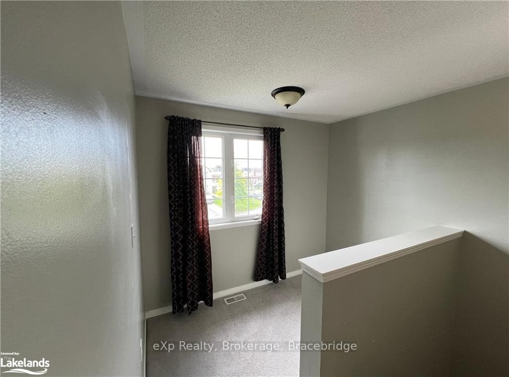 52 ADMIRAL Crescent photo 9