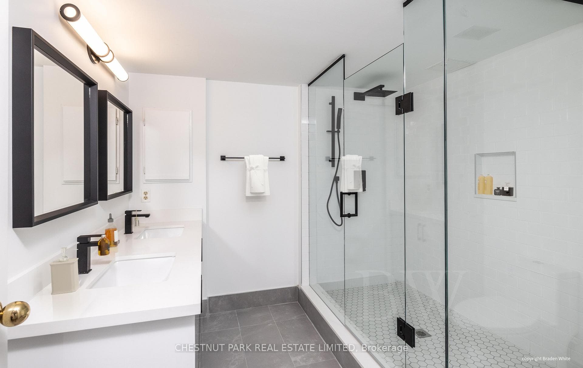 30 Wellington Street Unit 1006 photo 25