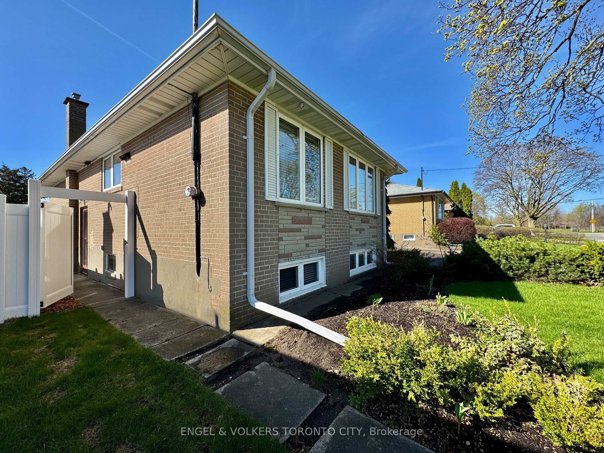41 Paragon Road photo 44