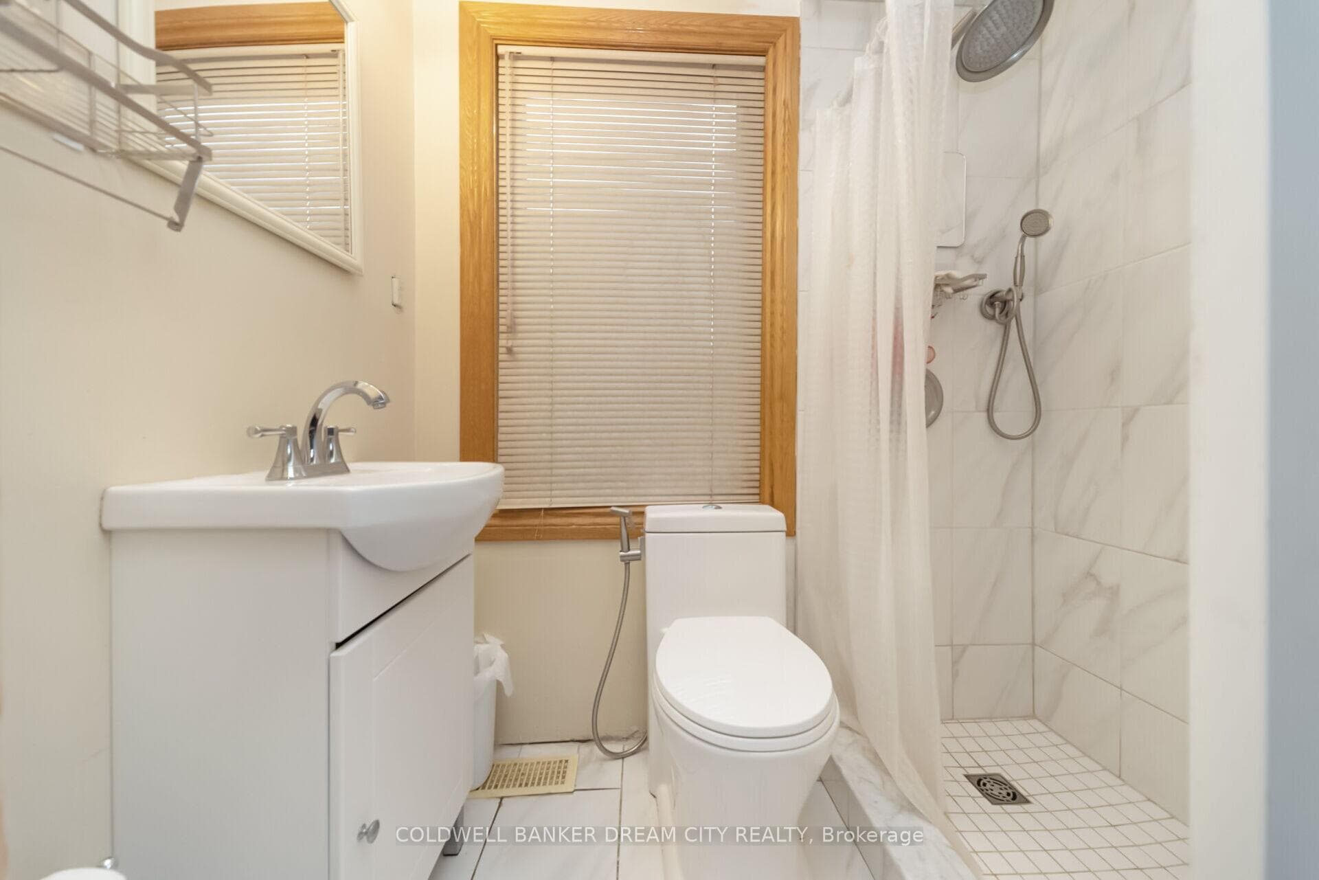 39 Reid Avenue photo 18