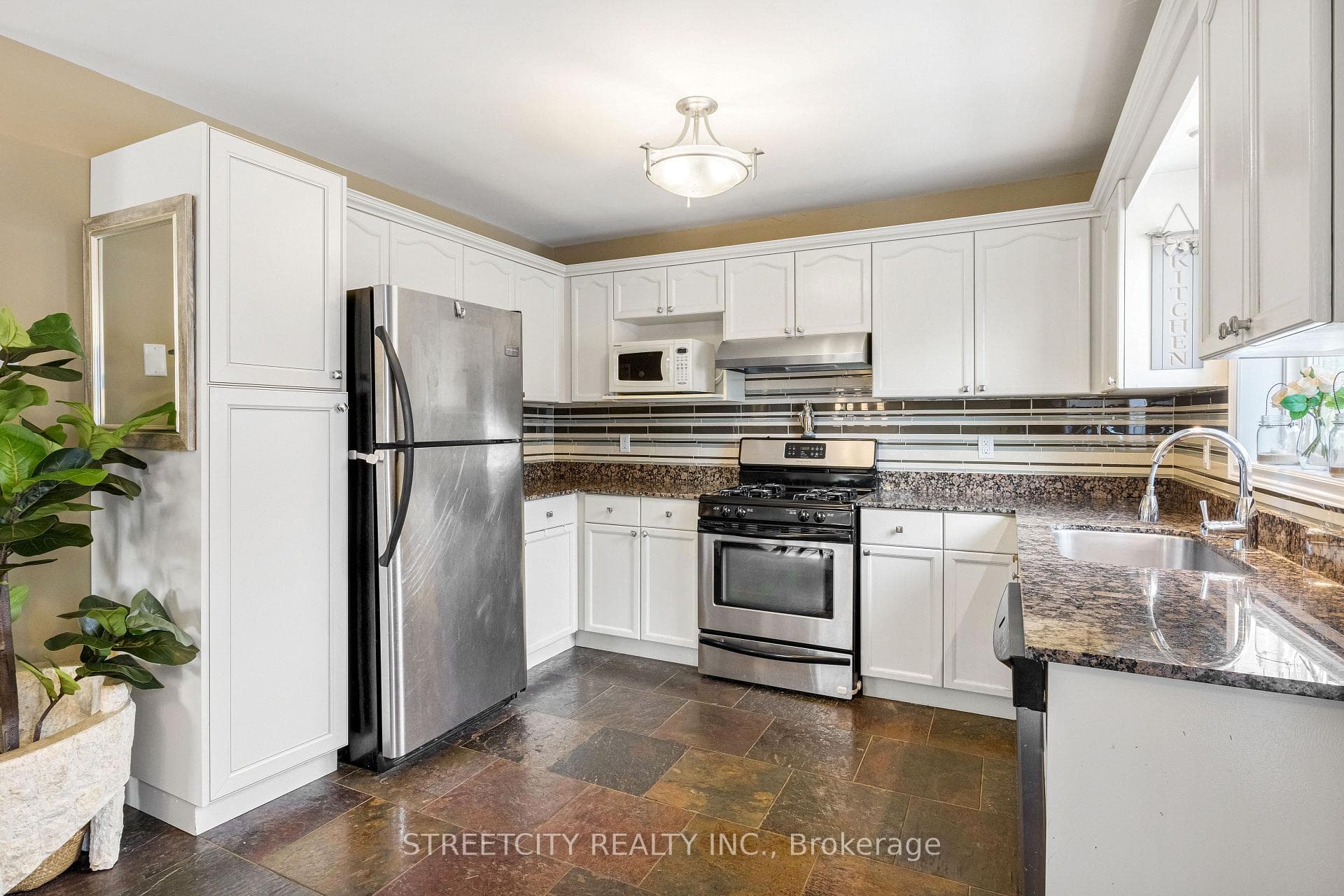 4987 Malden Road photo 12
