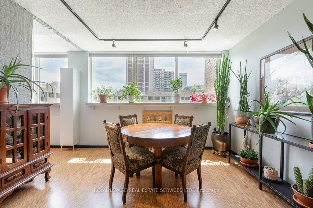 15 Maitland Place Unit 409 photo 7