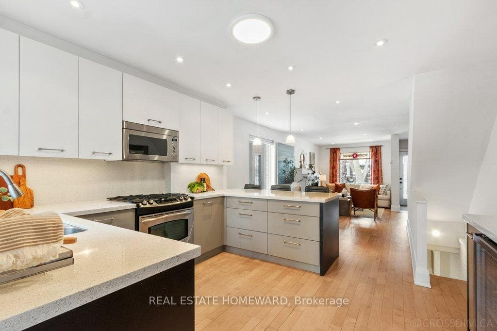 9 Bertmount Avenue photo 13