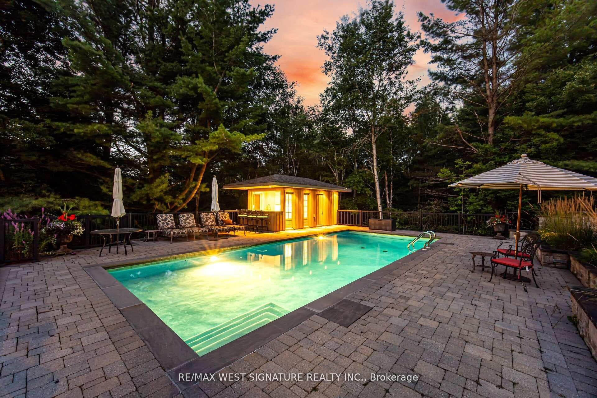 351 Dearbourne Avenue photo 40