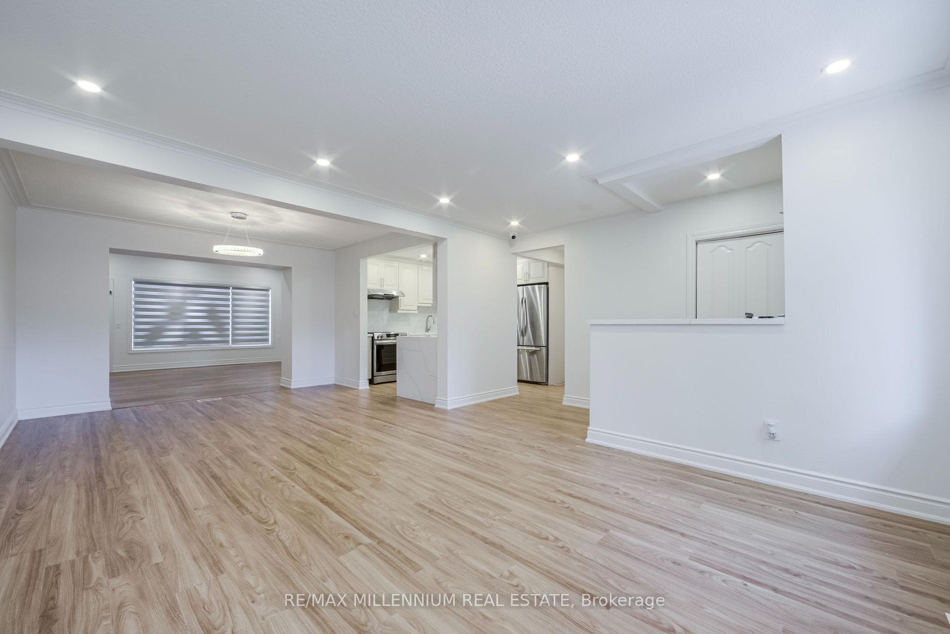 1285 Rebecca Street photo 14