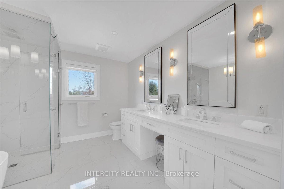 61 Golfwood Heights photo 29